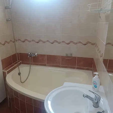 Kaszi Vendeghaz Apartment *
